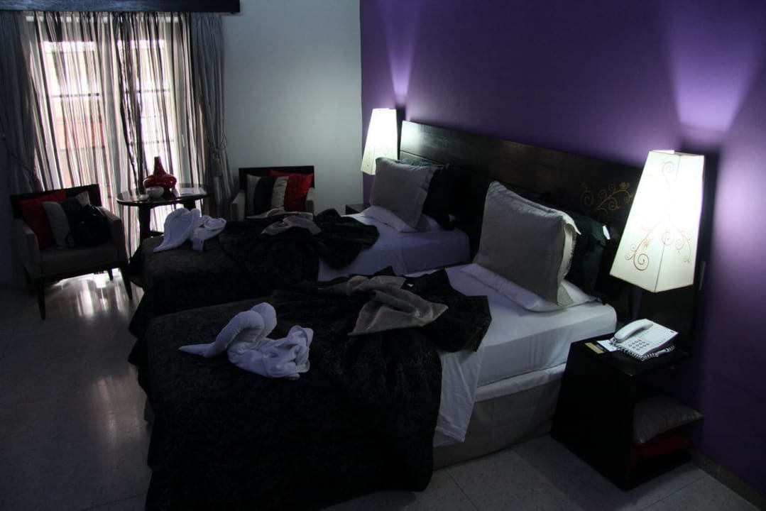 Wohn und Schlafzimmer Hotel Palacio del Marqués de San Felipe y Santiago de Bejucal