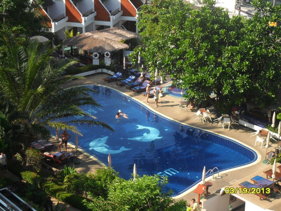 Pool links hinten rechts der Kinderpool Best Western Phuket Ocean Resort