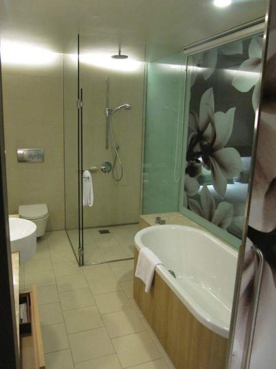 Badezimmer Hotel Crowne Plaza Changi Airport