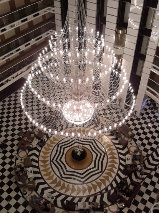 Der gern fotografierte Kronleuchter Hotel Delphin Imperial
