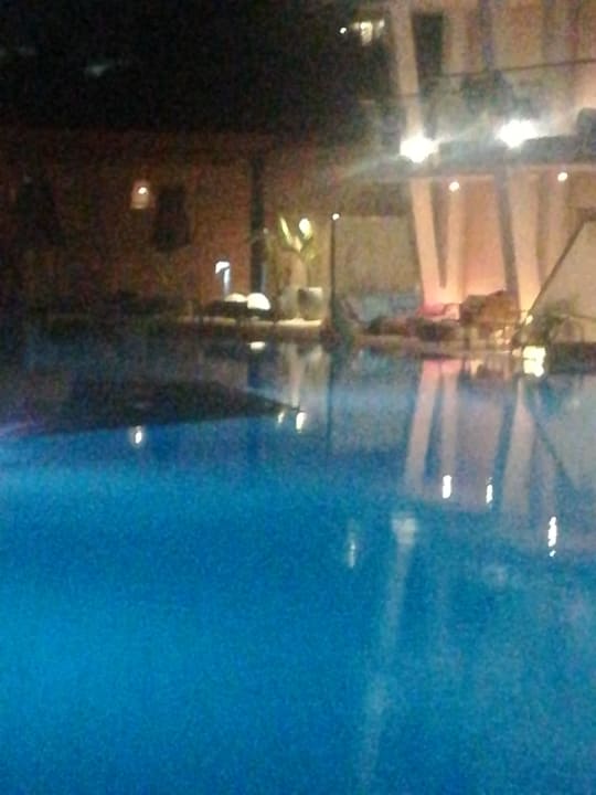 Pool Eden Roc Resort