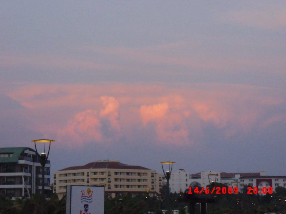 tolle Himmelsfarben Side Breeze Hotel