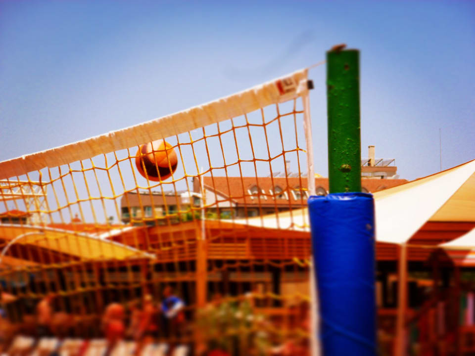 Volleyball mit Memo Calimera Hane Garden