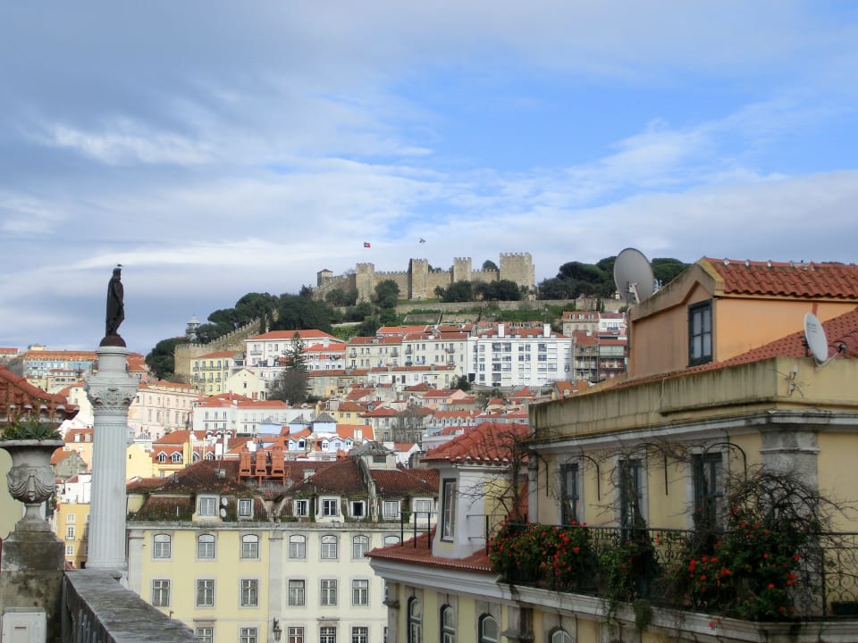 Blick auf die Burg aus Zimmer 301 Hotel INN Rossio
