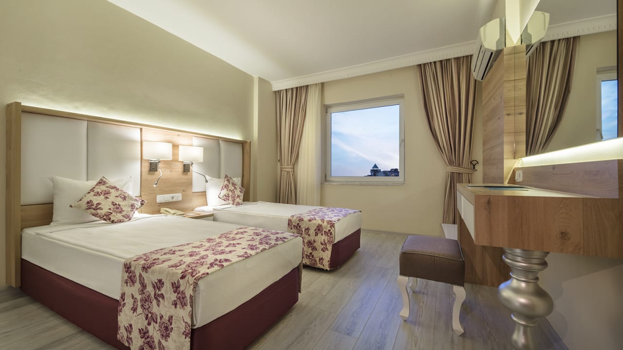 Zimmer Hotel Royal Garden Beach