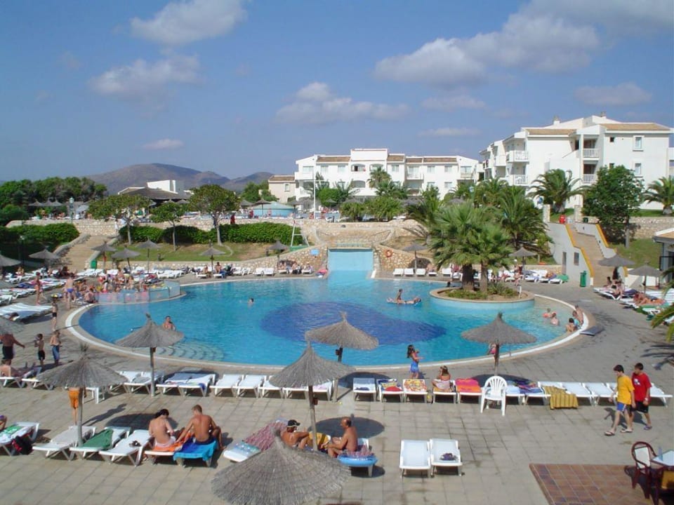 Pool blau punta reina