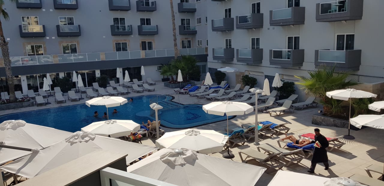 Zimmer Pebbles Resort