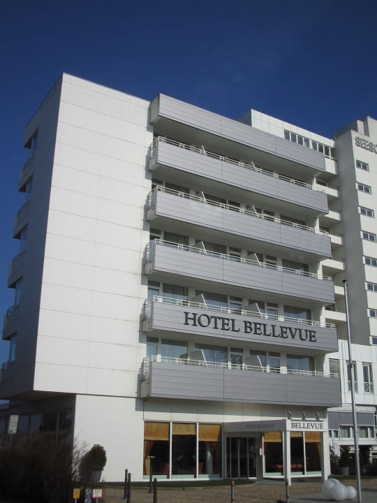 Hoteleingang Hotel Bellevue