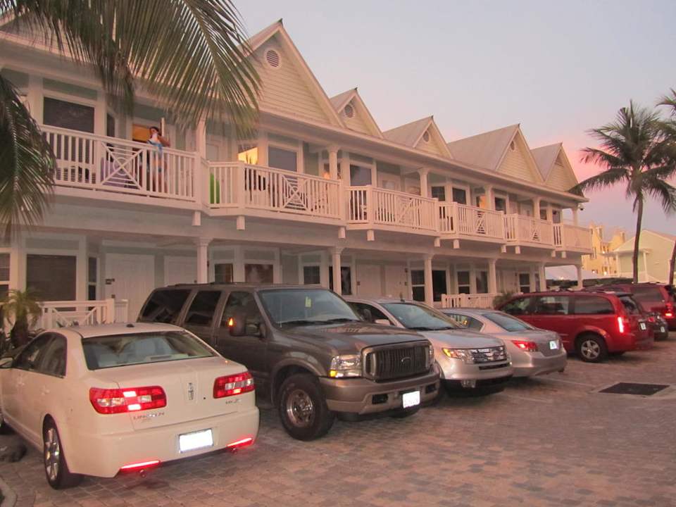 Parken vor dem Haus Southernmost On The Beach