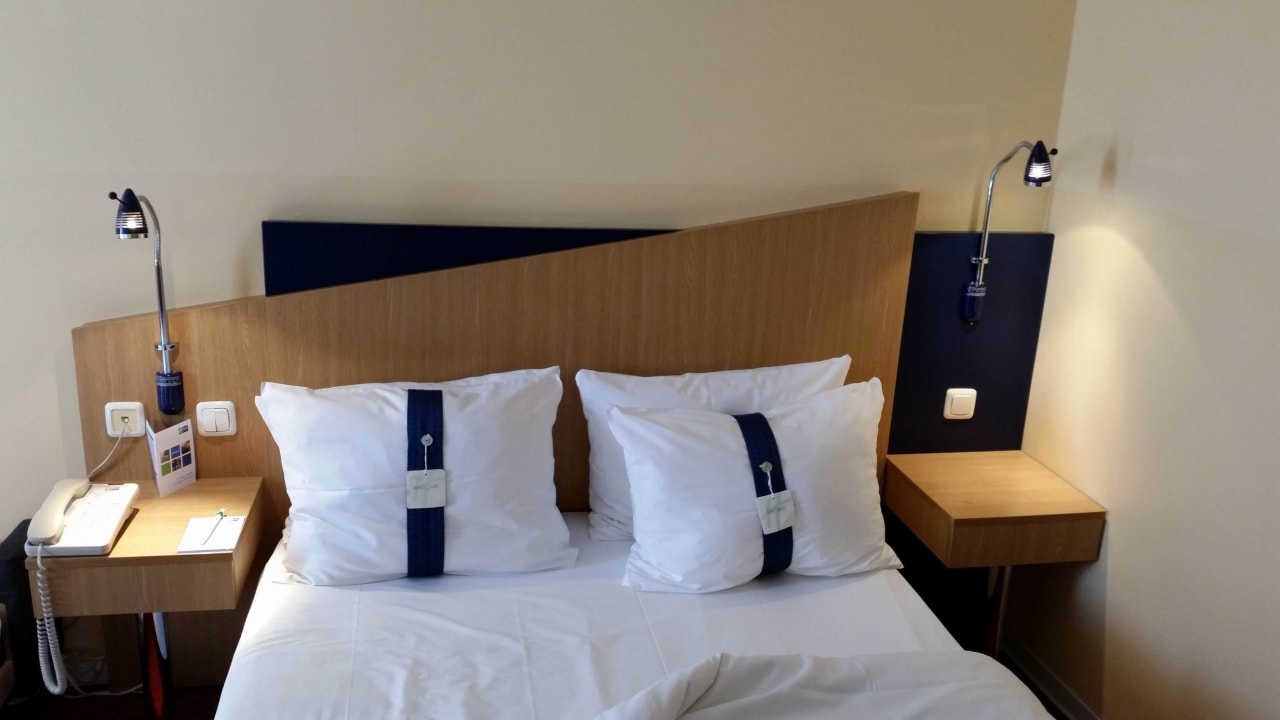 Aufenthaltsbereich Zimmer Holiday Inn Express Frankfurt - Airport