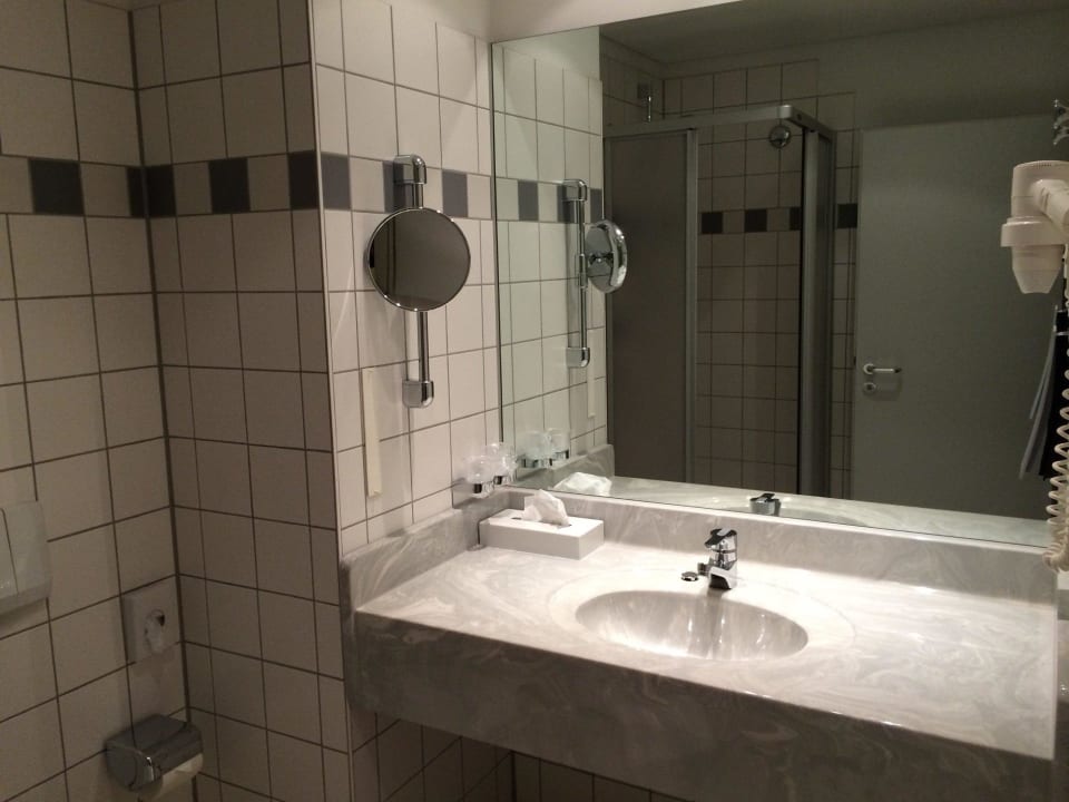 Badezimmer Best Western Plaza Hotel Zwickau