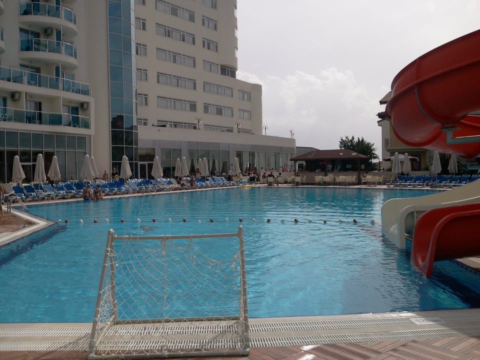 Sehr schöner Pool Narcia Resort Side