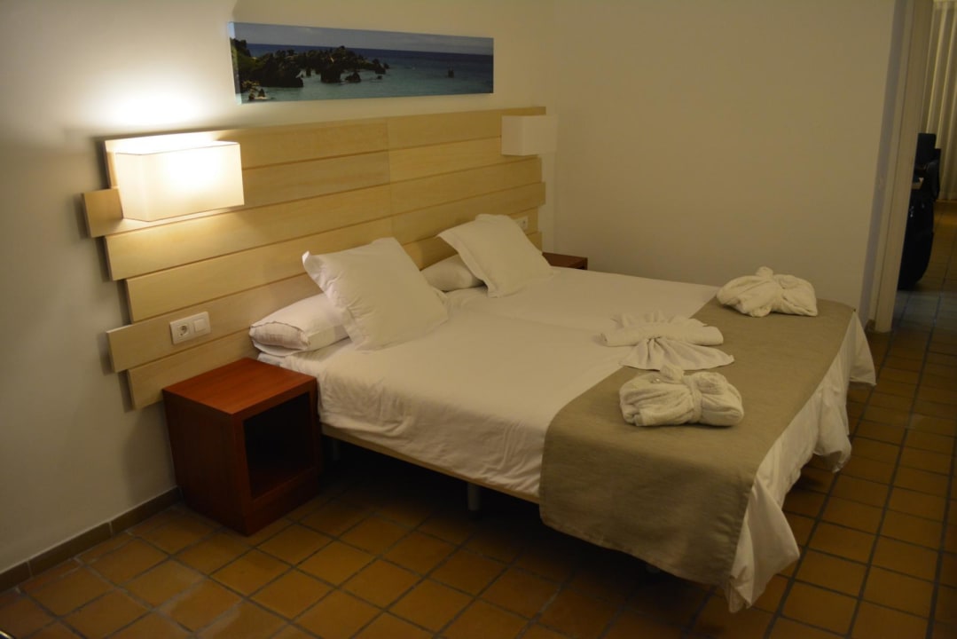 Suite Nummer B24 - großes Schlafzimmer LABRANDA Bahía y Villas Fañabé