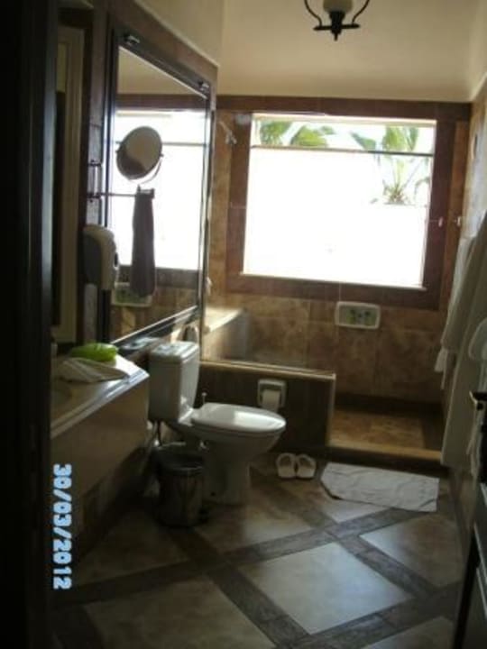 Geräumiges schönes Bad Pickalbatros Citadel Resort