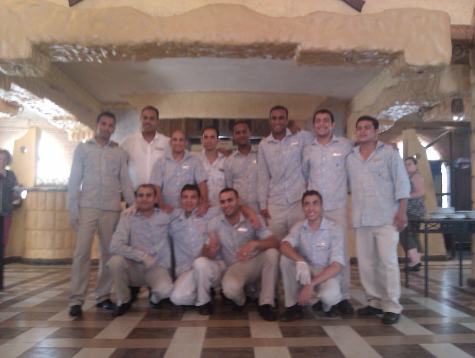 Die Restaurantmannschaft ist sehr gut Pickalbatros Alf Leila Wa Leila Resort - Neverland Hurghada