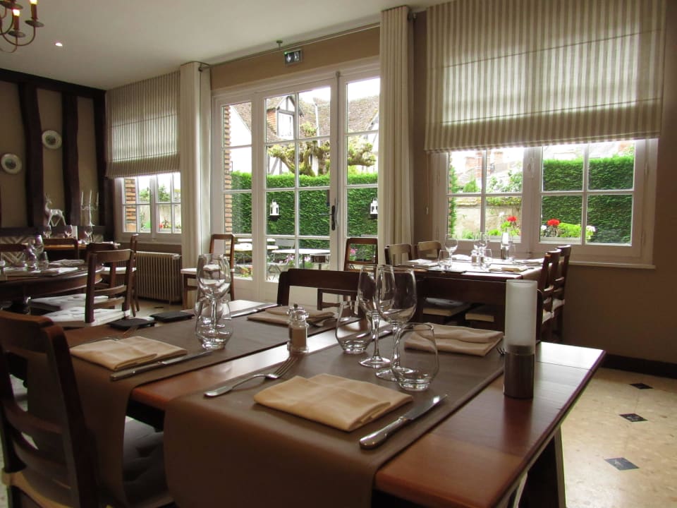 Dining room Auberge du Grand Dauphin