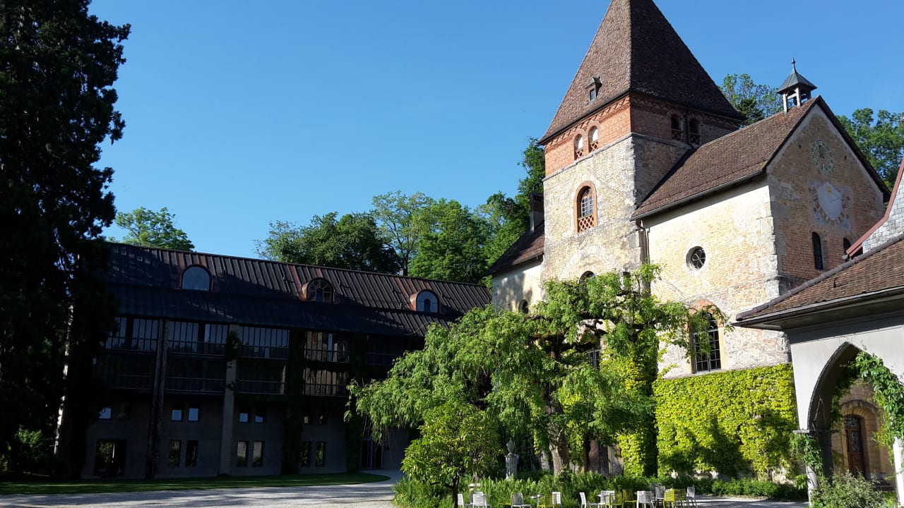 Außenansicht Hotel Schloss Münchenwiler