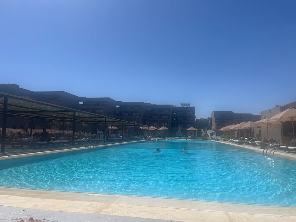 Pool Sentido Naga Bay