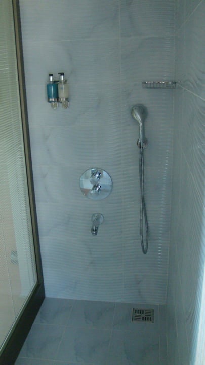 Łazienka w suite Quattro Beach Spa & Resort