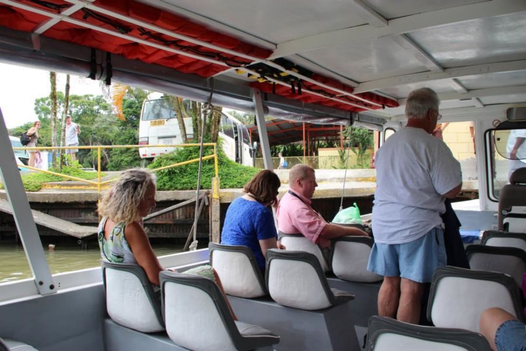 Hotelboot zum Transfer Hotel Manatus