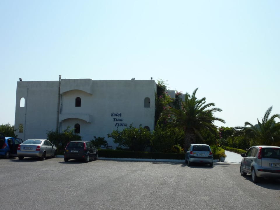 Sicht von der Straße Hotel Tina Flora