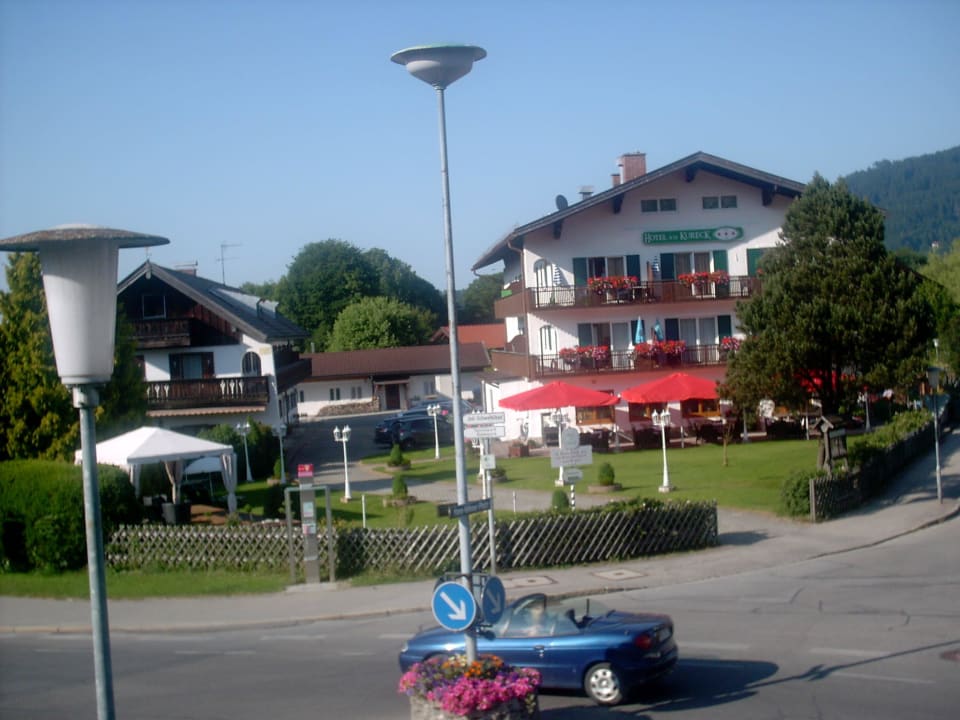 Ausblick auf die gegenüberliegende Straßenseite Hotel Bellevue