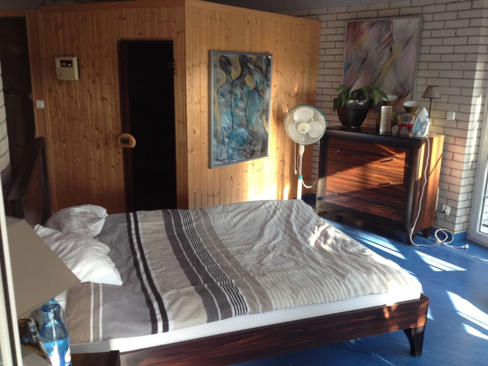 Sypialnia i sauna Hotel Lazienki Chodzieskie