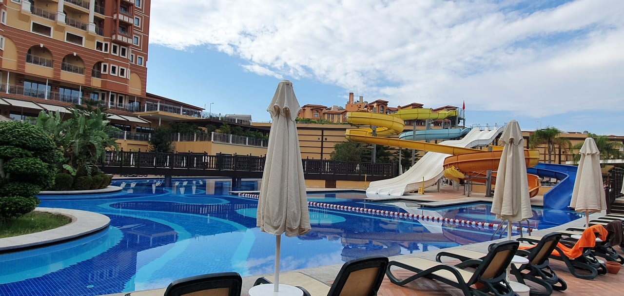 Pool Villa Side Residence