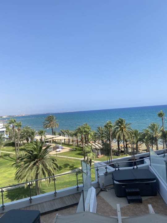 Ausblick The Golden Bay Beach Hotel