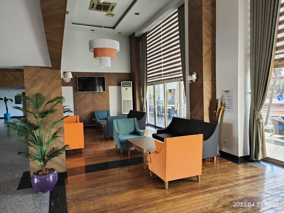 Lobby Side Aquamarin Resort & Spa