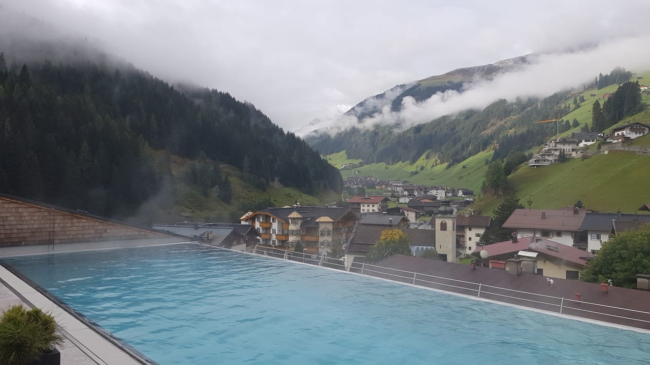 Pool Hotel Alpin Spa Tuxerhof