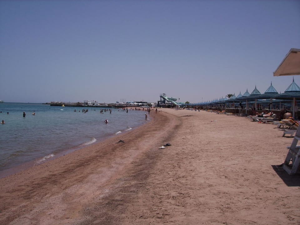 Strand um 5.10 Uhr in der Früh The Grand Hotel Hurghada