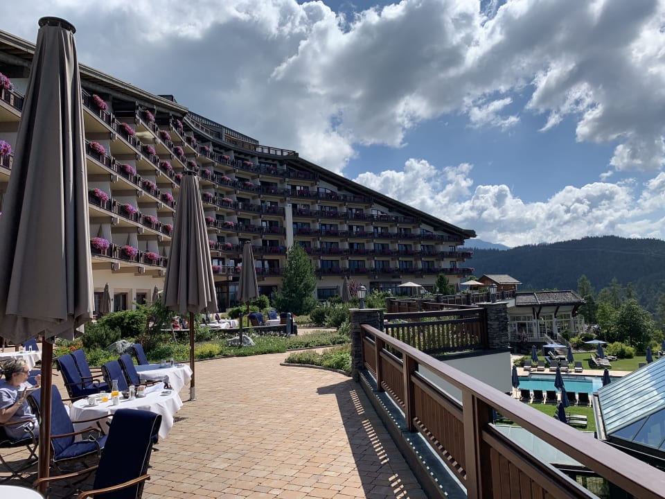 Außenansicht Interalpen-Hotel Tyrol