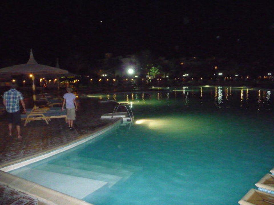 Abendliche Poollandschaft Pickalbatros Dana Beach Resort - Hurghada