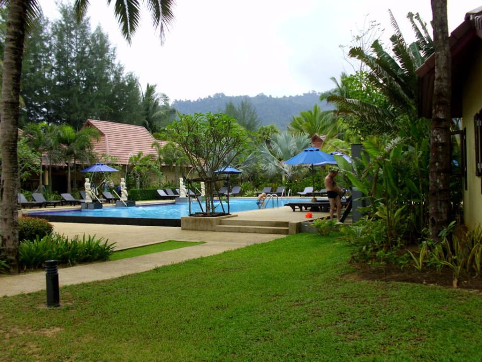 Pool Hotel Nang Thong Beach Resort 2