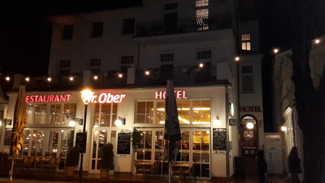 Hr.Ober bei Nacht Hotel Herr Ober