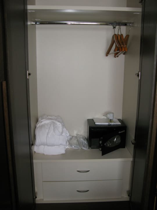 Schrank Sivota Diamond Spa Resort