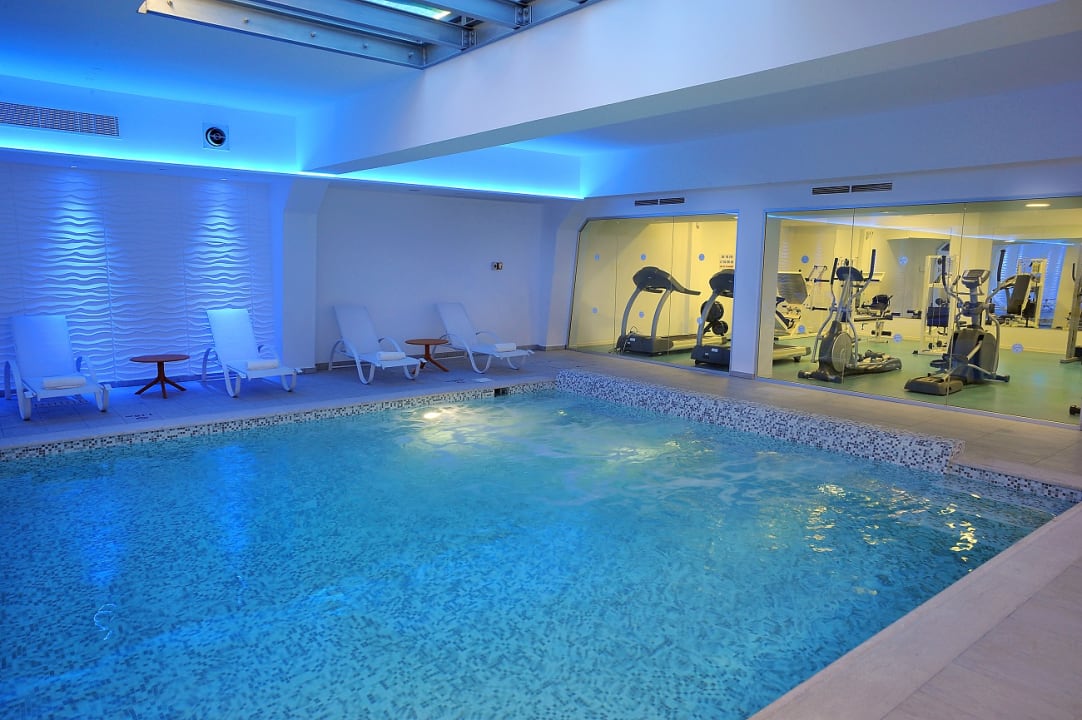 Pool Hotel Nestor