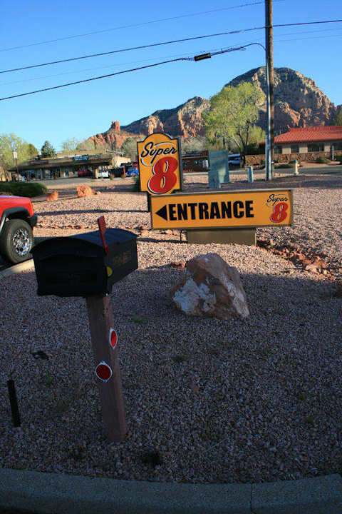 Einfahrt zum Motel Aiden by Best Western @ Sedona