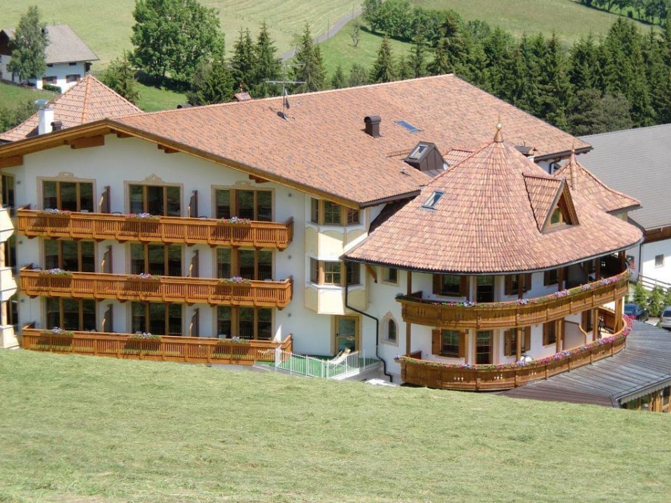 Rund herum ein schönes Haus Hotel Edelweiss