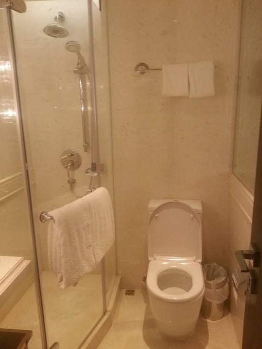 WC Cosmopolitan Hotel
