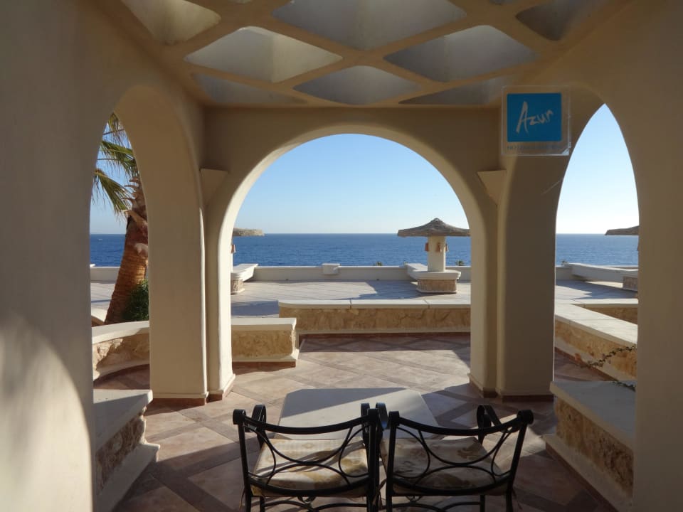 Вид из окна Pickalbatros Citadel Resort