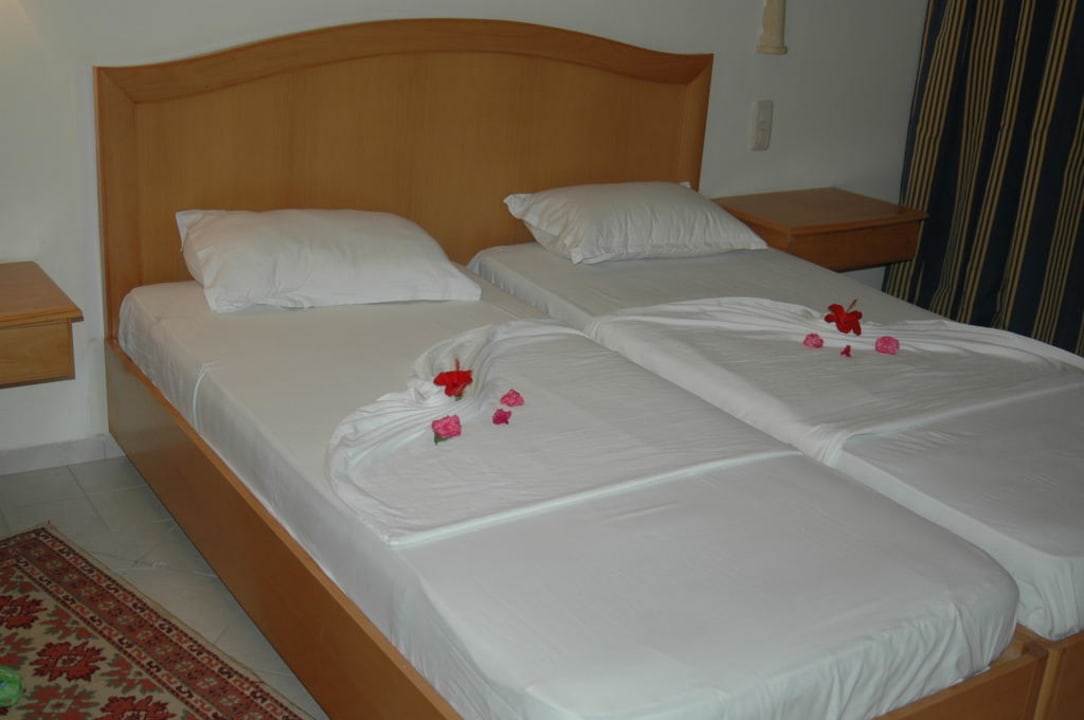 So hübsch werden die Betten gemacht Ruspina Beach Resort