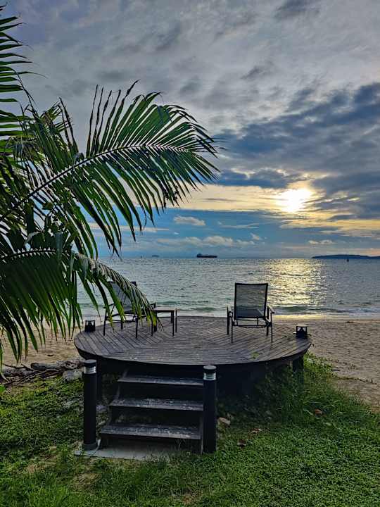 Strand Cape Panwa Hotel