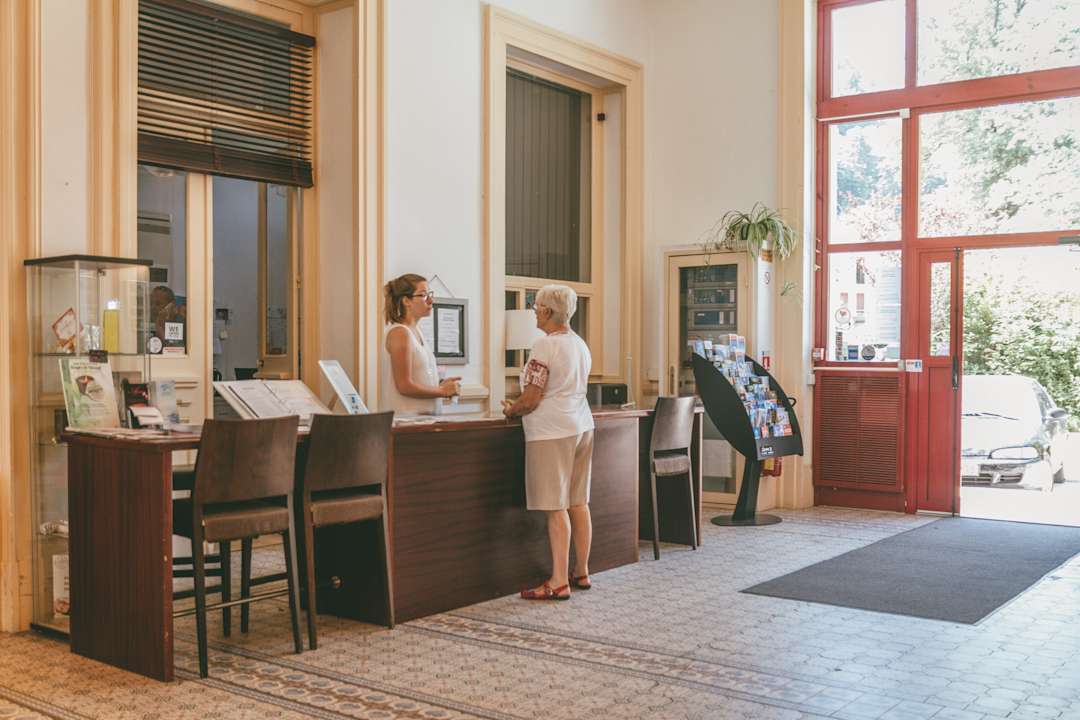 Lobby Appart Hotel Le Splendid d'Allevard by Terres de France