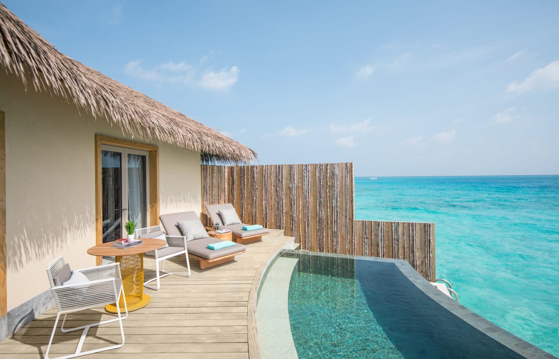 Zimmer Intercontinental Maldives Maamunagau Resort with Club benefits by IHG