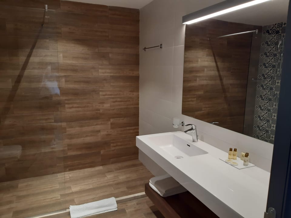 Zimmer Astoria Hotel