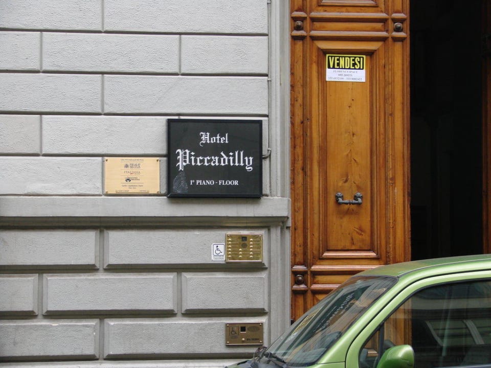 Eingang Hotel St. James