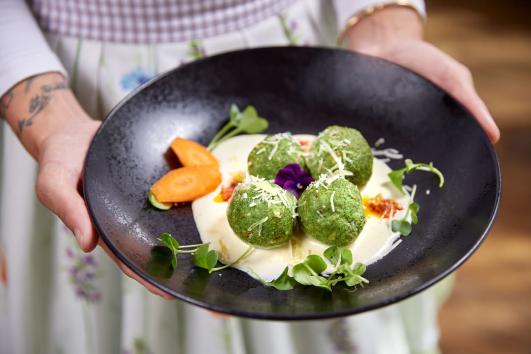 Gastro FONTIS luxury spa lodge