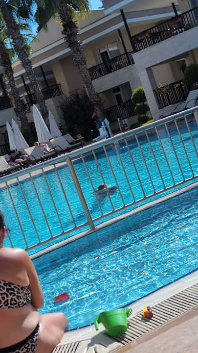 Pool Hotel Turan Prince